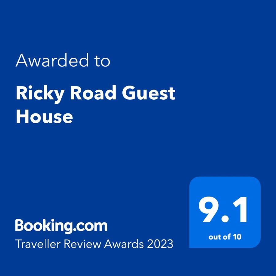 Ricky Road Guest House - "Wizard Studio Room" Available To Book Now Watford  Dış mekan fotoğraf